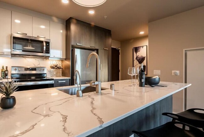 Foto del edificio - 888 108th Ave NE
