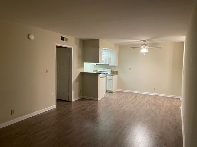 Interior Photo - 301 East Verdugo Ave