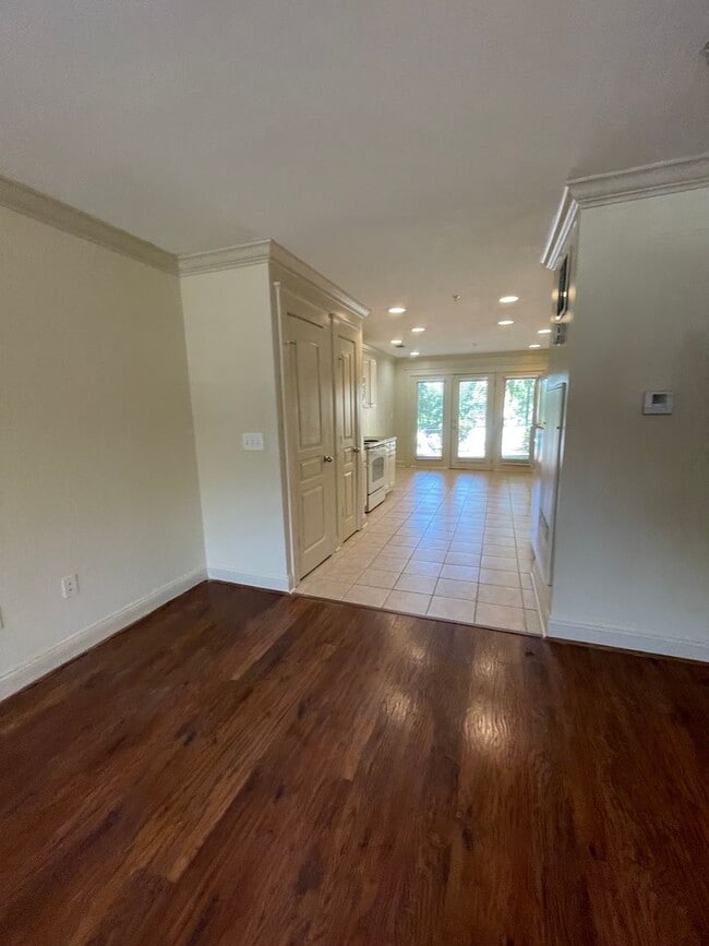 Foto del edificio - 02-102 Yarmowich