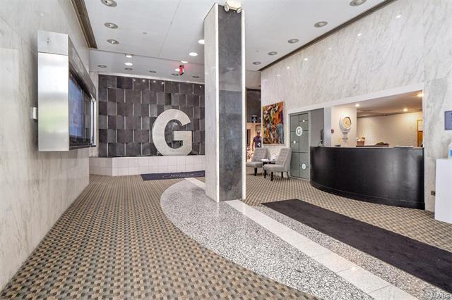 Building Photo - 515 Olive St