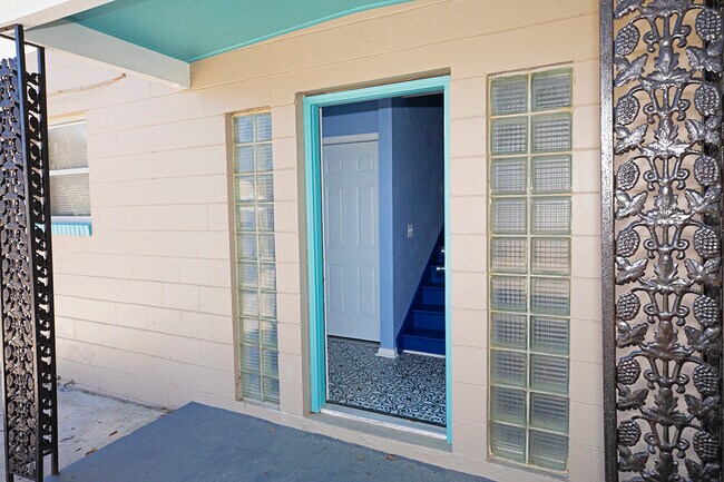 Building Photo - 849 W 30th St