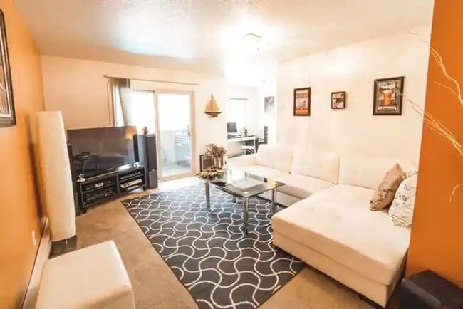 Interior Photo - Laurelwood Estates