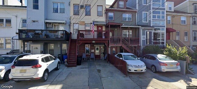 Building Photo - 353 5th St