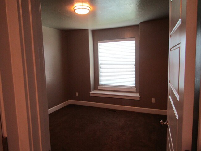 Building Photo - 5299 N Zamora Way