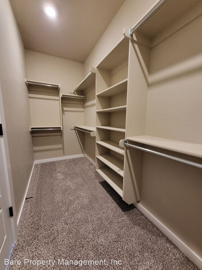 Building Photo - 3 br, 2.5 bath House - 2305 Kimball Dr