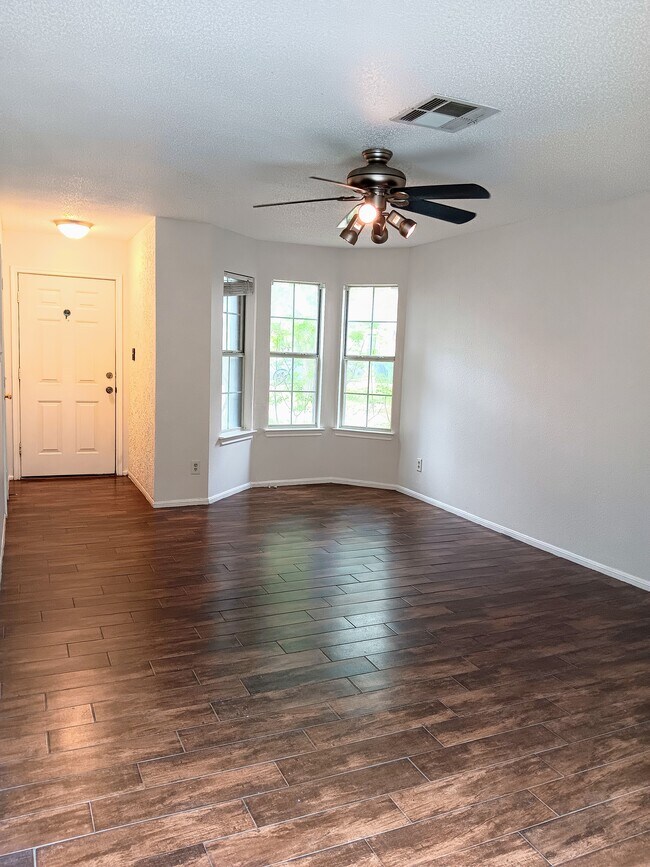 Foto del edificio - 4307 Morgans Run