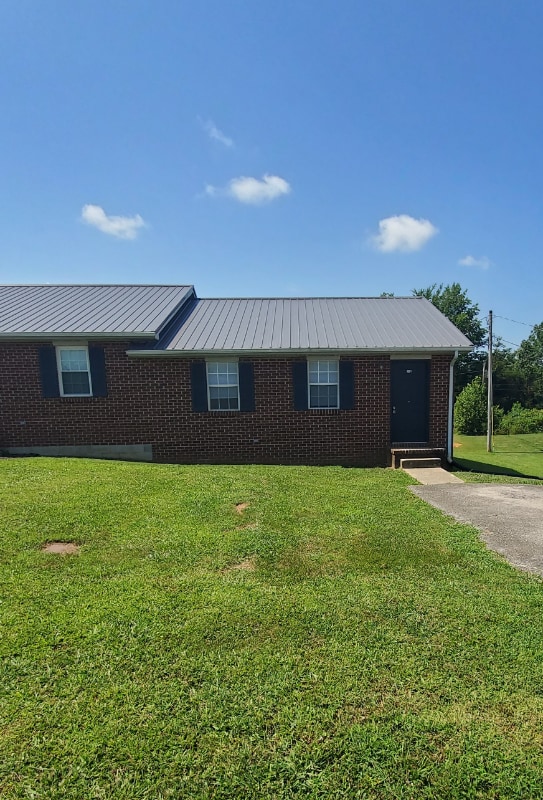 Primary Photo - 104 Lauderdale Dr