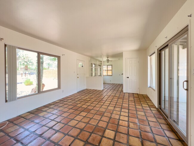 Building Photo - 54920 Avenida Juarez