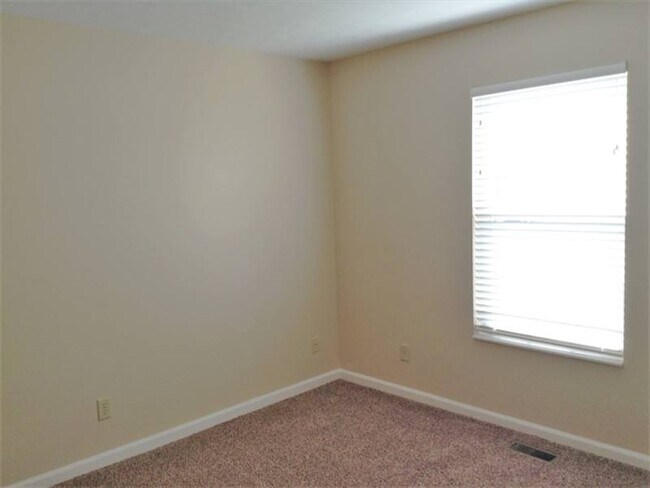 Building Photo - 31 Shady Creek Ln