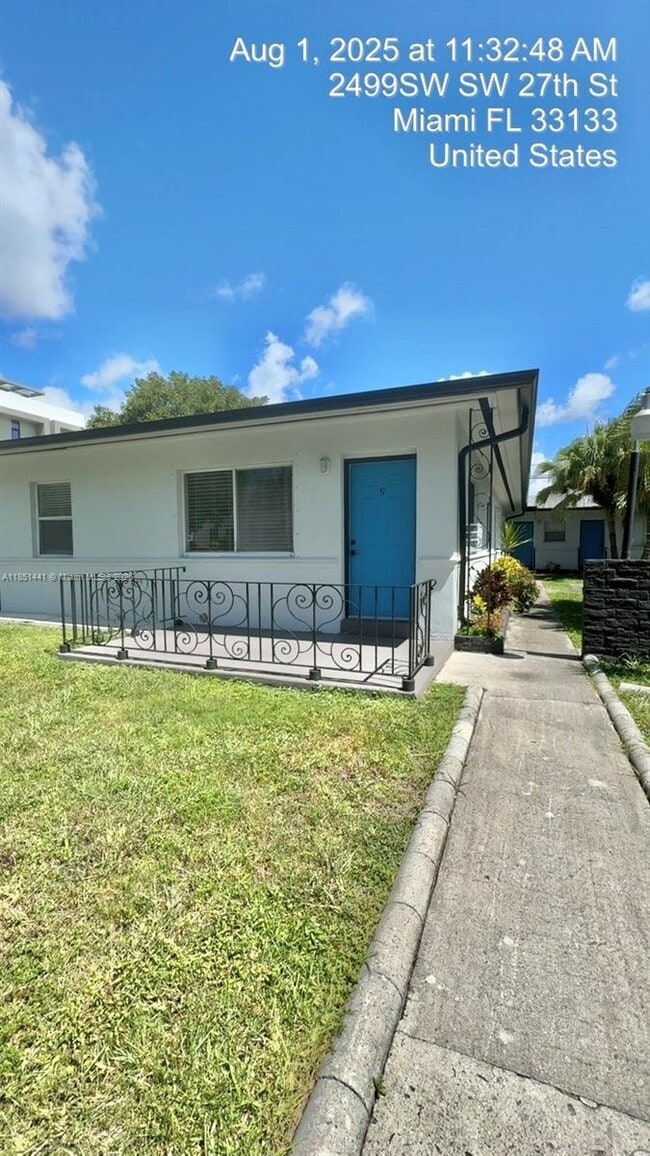 Foto del edificio - 2499 SW 27th St