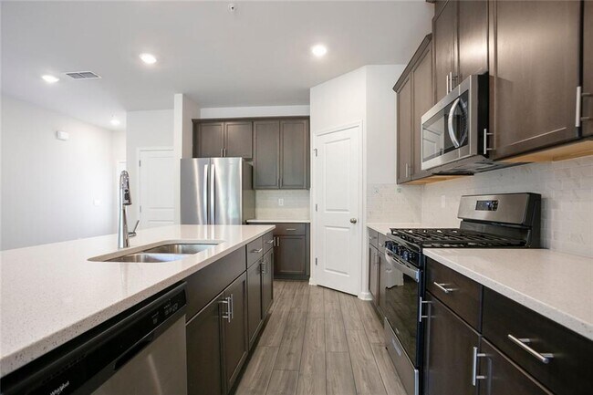 Foto del edificio - 1512 Purple Coneflower Ave SE
