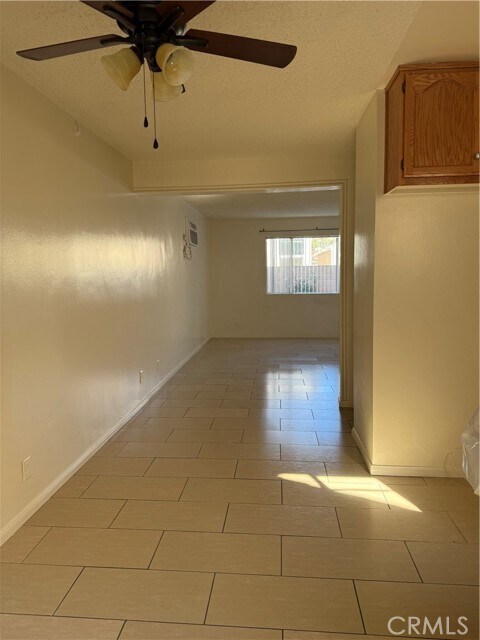 Foto del edificio - 1953 N Parish Pl