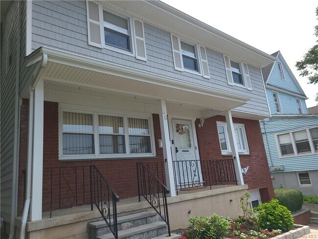 Building Photo - 58 S Stone Ave