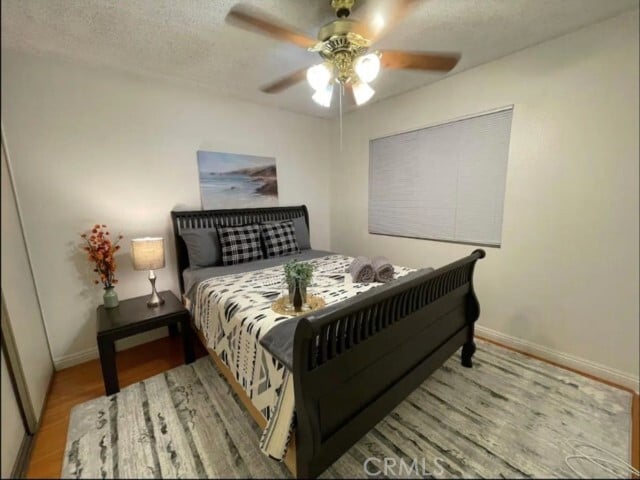 Foto del edificio - 23048 Fall River Rd