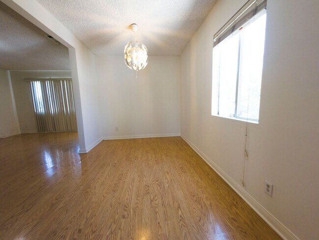 Foto del edificio - 5802 N Vista St