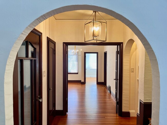 Building Photo - New On Market! Gorgeous Marina Home