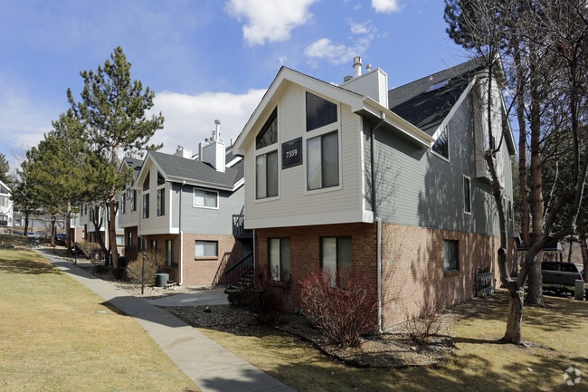 Building Photo - Avana Belmar