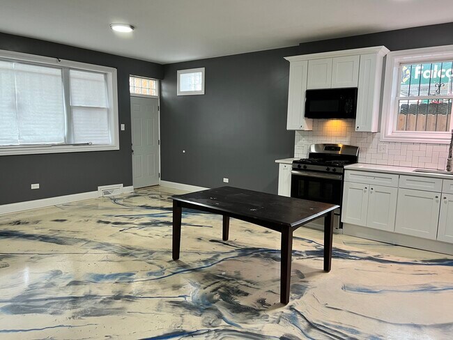 Foto del edificio - 2815 W 71st St