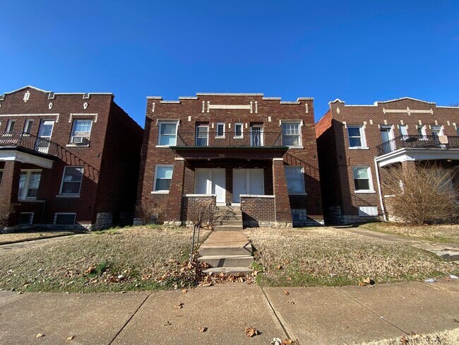 Building Photo - 5023 S Broadway