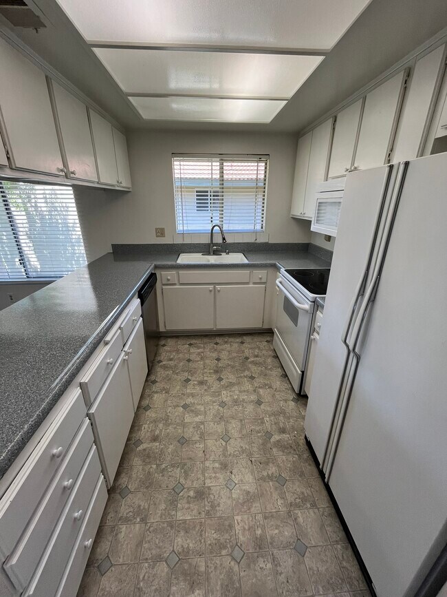 Foto del edificio - 224 Oakleaf Dr