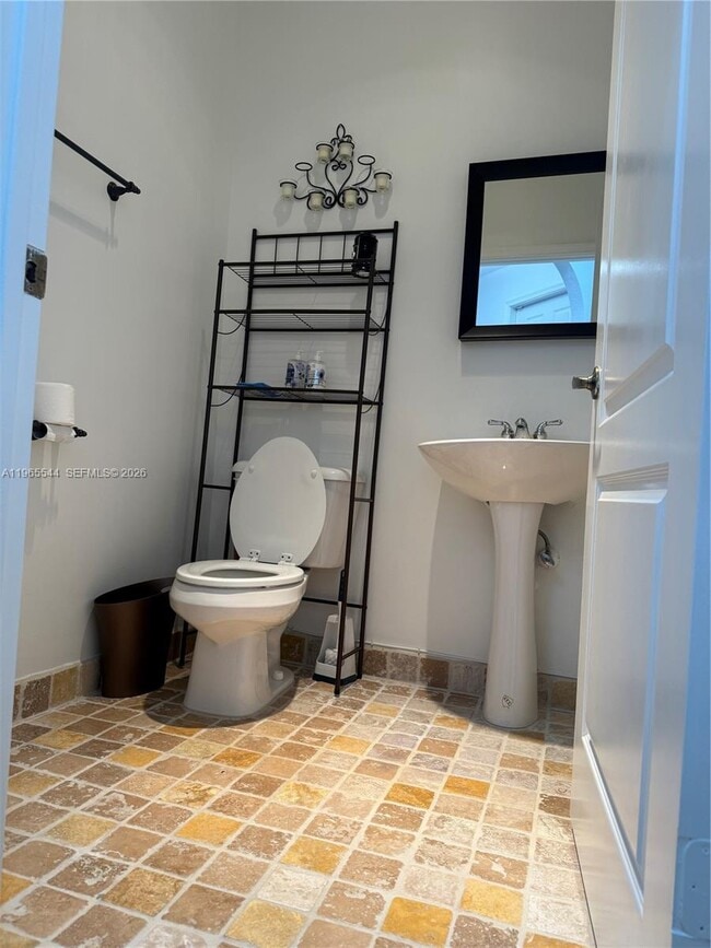 Foto del edificio - 3910 NE 13th Dr