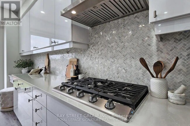 Building Photo - 49 Broden Cres