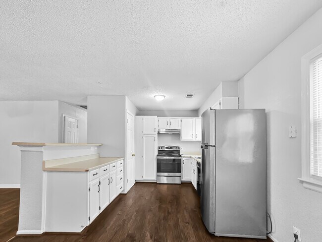 Building Photo - 8338 Santa Fe Ln