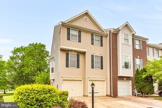 Building Photo - 2152 Millhaven Dr