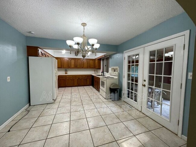 Foto del edificio - 2561 N Farm Rd 97
