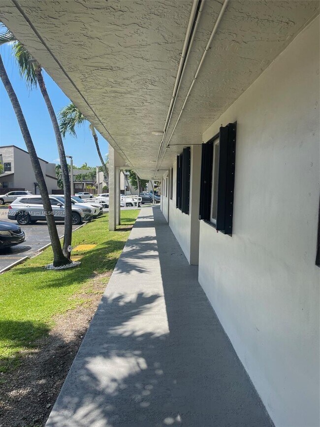 Foto del edificio - 10290 NW 9th St Cir
