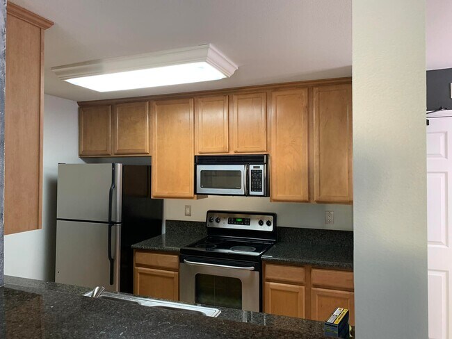 Foto del edificio - 7130 Shoreline Dr