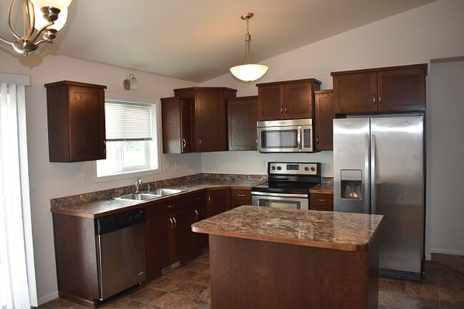 Foto del edificio - 3 Bed 3 Bath Twin Home