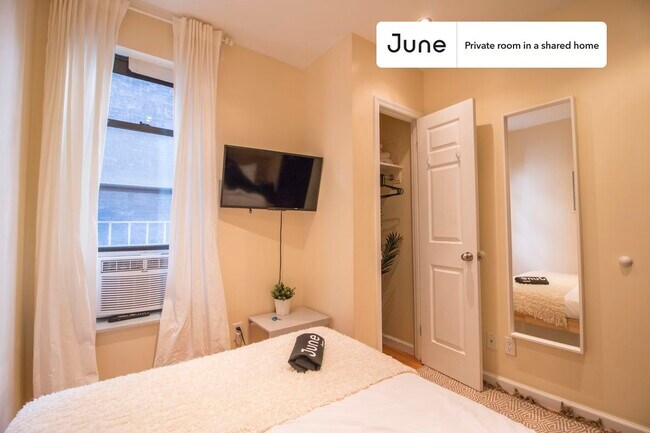 Building Photo - Room in Shared 4 bed/2 bath home in Upper West Side