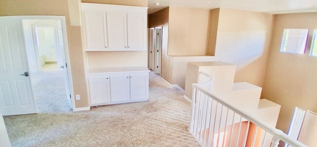 Foto del edificio - Beautifully Remodeled 4-Bedroom, 2.5 Bath ...