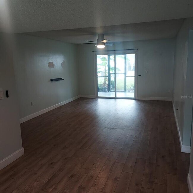 Foto del edificio - 14472 Reuter Strasse Cir