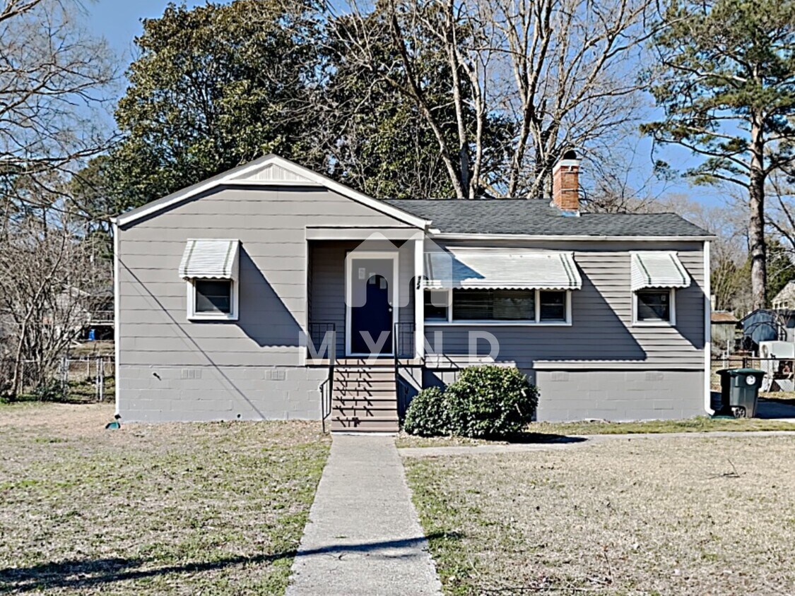 Primary Photo - 924 Parkway Dr