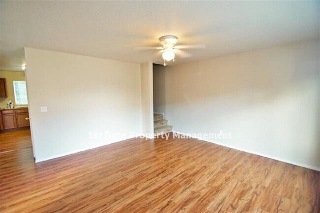 Building Photo - 16025 N 19th St
