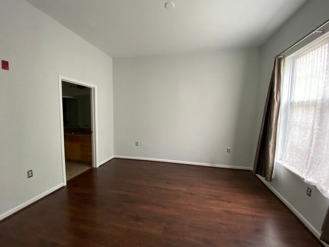 Foto del edificio - Ghent Condo with Secured Entry and Parking...
