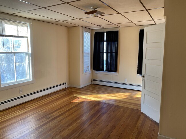 Building Photo - 353 Manchester St