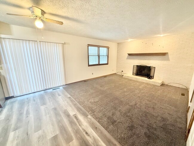 Foto del edificio - 5945 Frank Ave NW