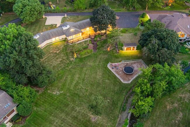 Foto del edificio - 208 Brookdale Ln