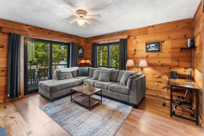 Building Photo - 49 B Silver Birch Ln