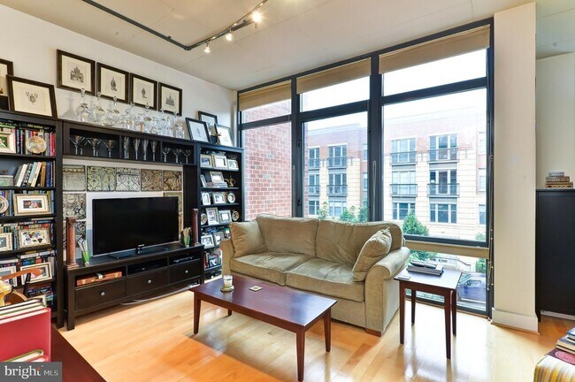 Foto del edificio - 520 John Carlyle St