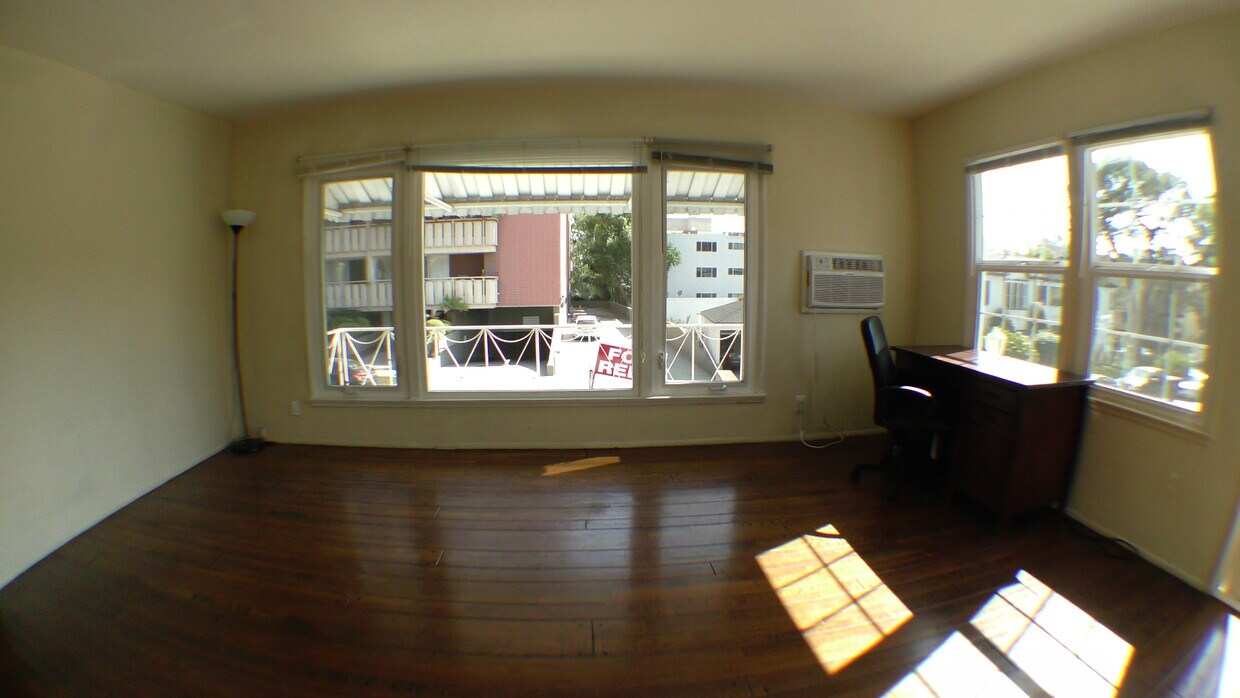 Foto principal - 11047 Ophir Dr