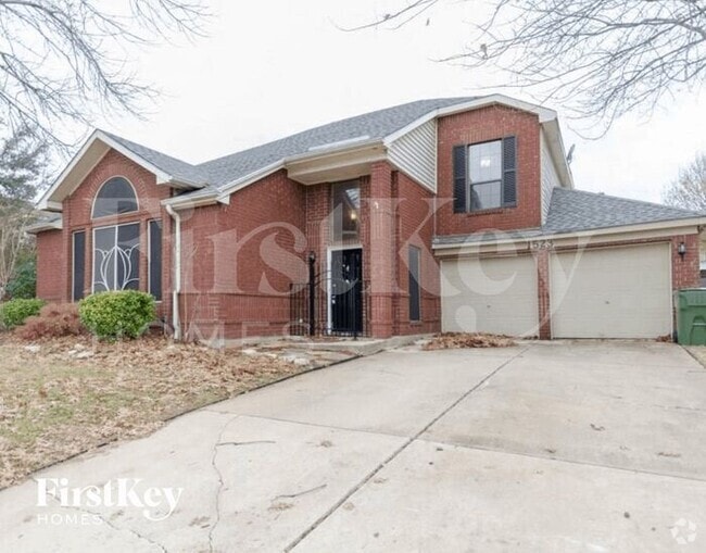 Building Photo - 1523 Stratford Dr