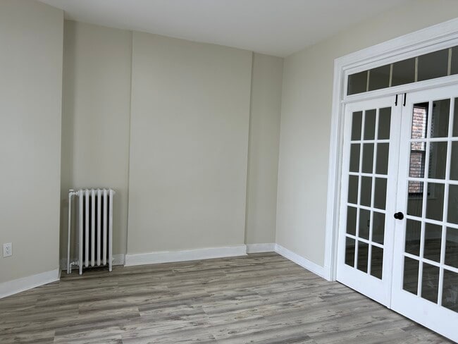 Building Photo - 536 44th St