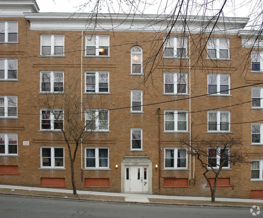 Primary Photo - Jean Apartments