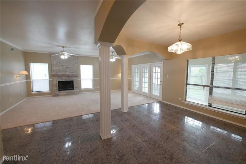 Building Photo - 4 br, 2.5 bath House - 5350 Spring Brook Dr