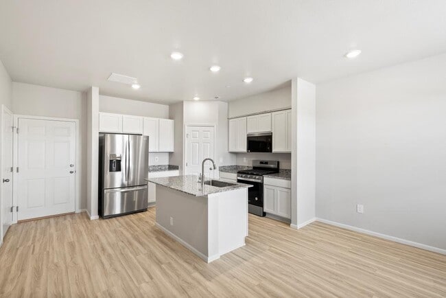 Building Photo - 1616 Riverplace Dr