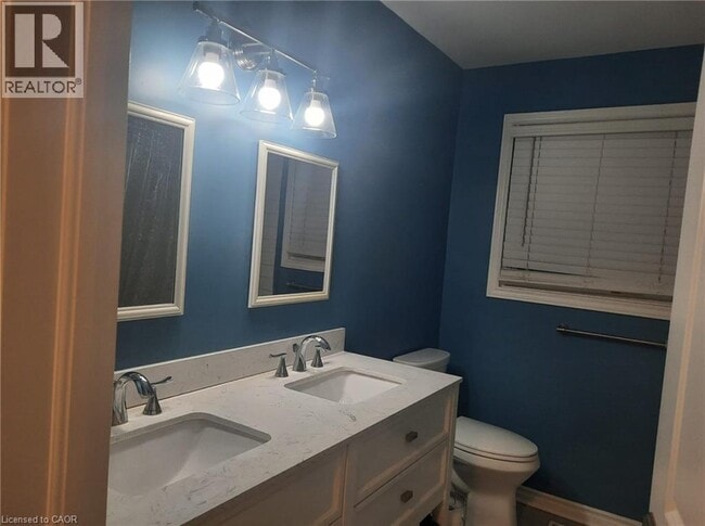 Photo du bâtiment - 16 Acorn Ln